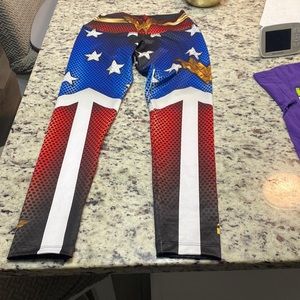 NWOT Wonder Woman Leggings
